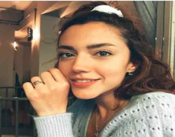 ما ديانة ستيفاني عطالله ويكيبيديا