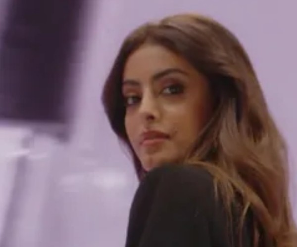 كم طول ووزن جود عزيز ويكيبيديا