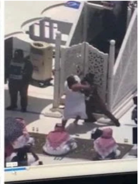 ما هي طائفة وجنسية المهدي المنتظر الذي حاول الصعود على منبر الحرم المكي في خطبة الجمعة 9 شوال 1442